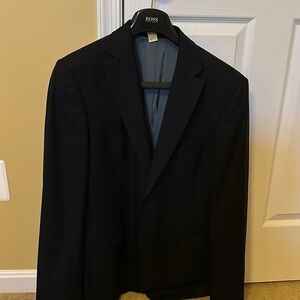 Excellent condition, navy Hugo boss blazer fresh from the dry cleaners